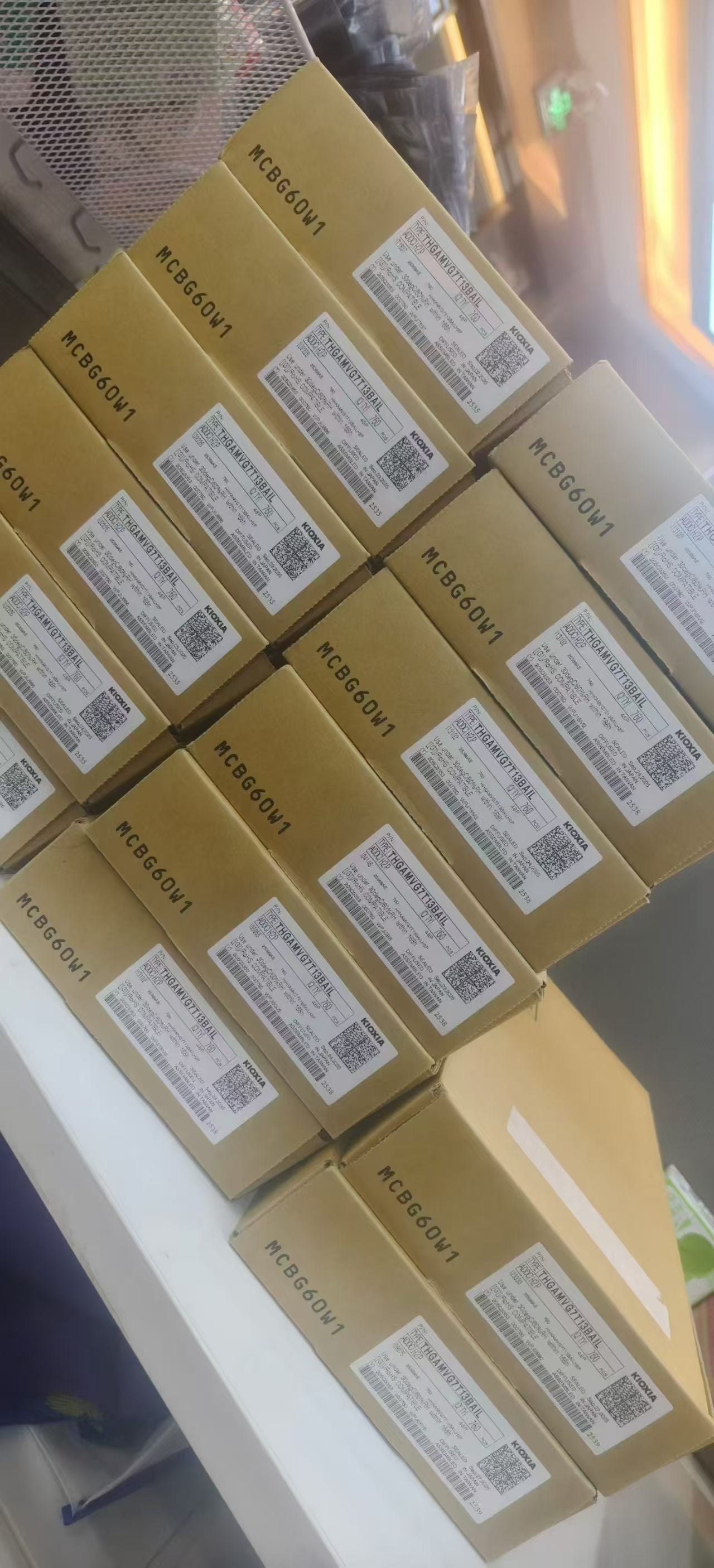 KIOXIA THGAMVG7T13BAIL 16GB eMMC 5.1 BGA-153 memory IC original packaging boxes